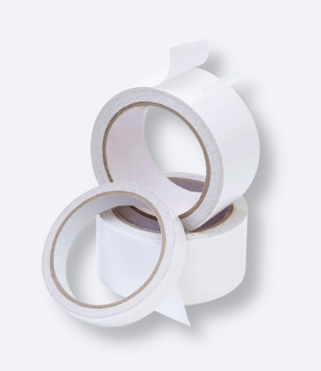 Tri kotura bele duplolepljive trake širine 50mm i 10mm