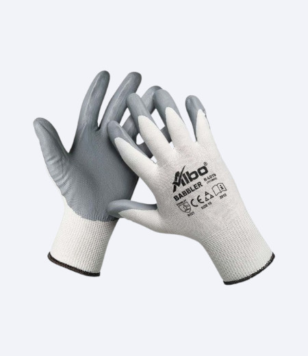 Par zaštitnih rukavica bele boje