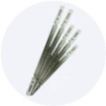 Distanceri više dimenzija na svetloj pozadini